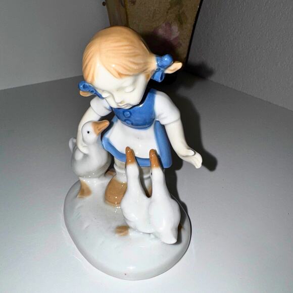 Vintage Porcelain Girl with Geese Figurine | 1950s-70s | Cottagecore Farmhouse - Picture 1 of 10